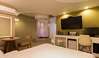 Aria Motel