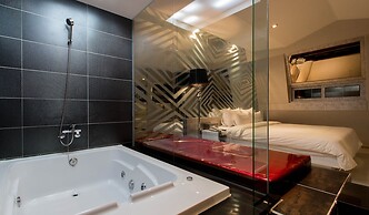 Aria Motel
