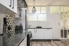 116 Illovo Mews Studio