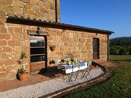 Unique Sorano Stay With Pool