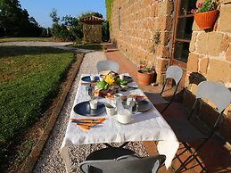 Unique Sorano Stay With Pool
