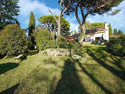 Elegant Countryside Villa