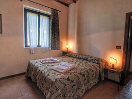 Spacious Tuscan Farmhouse