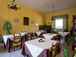 Sun-drenched Estate Close to Sciacca Near the Beach