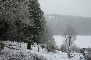 Peaceful Nature Stay in Bohon