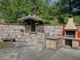 Family Cottage in Cagli With Pool