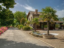 Family Cottage in Cagli With Pool
