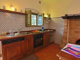 Tranquil Haven in Todi Countryside