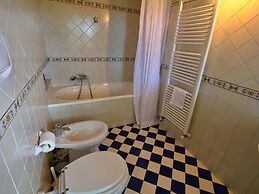 Tranquil Haven in Todi Countryside