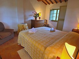 Tranquil Haven in Todi Countryside