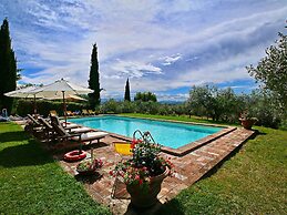 Tranquil Haven in Todi Countryside