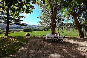Tranquil Haven in Todi Countryside