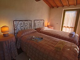 Tranquil Haven in Todi Countryside