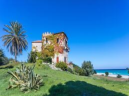 Romantic Beachfront Getaway