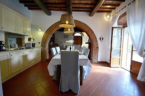 Villa in Cortona With Pool & Countryside Views