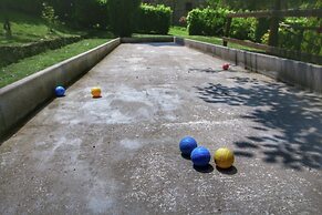 Farmhouse With Pool, Views