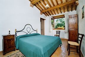 Farmhouse in Proceno With Panoramic Pool