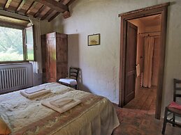 Farmhouse in Proceno With Panoramic Pool