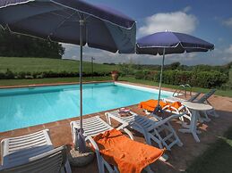 Farmhouse in Proceno With Panoramic Pool