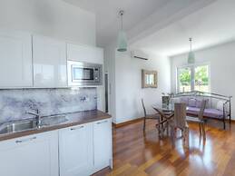 Apartment on Murter With Pool and Jacuzzi