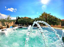 Apartment on Murter With Pool and Jacuzzi