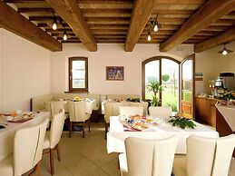 Villa in Cannara With Pool Near Assisi