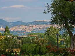 Villa in Cannara With Pool Near Assisi
