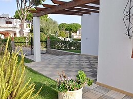 Spacious Holiday Home in Vilamoura With Private Pool