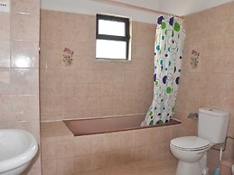 Spacious Holiday Home in Vilamoura With Private Pool