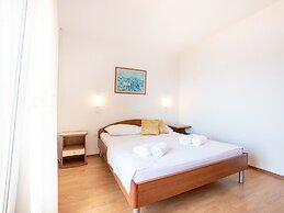 Cozy Seaside Apartment Celina