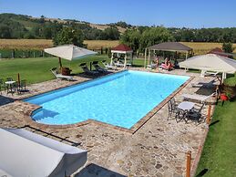 Cottage in Todi With Pool and Sauna
