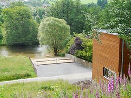 Lovely Modern Cottage With Sauna, Bubble Baths and Even a Beach on the