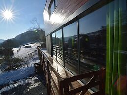 Lovely Modern Cottage With Sauna, Bubble Baths and Even a Beach on the