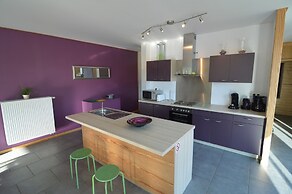 Lovely Modern Cottage With Sauna, Bubble Baths and Even a Beach on the