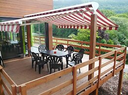 Lovely Modern Cottage With Sauna, Bubble Baths and Even a Beach on the