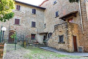 Countryside Home in Arezzo With Pool