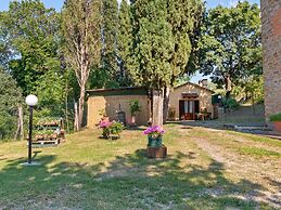 Countryside Home in Arezzo With Pool