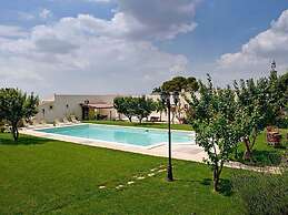 Villa in Campanella With Private Pool
