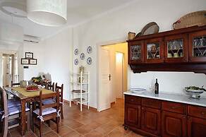 Villa in Campanella With Private Pool