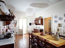 Villa in Campanella With Private Pool
