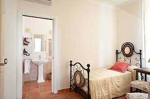Villa in Campanella With Private Pool