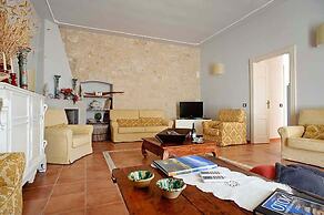 Villa in Campanella With Private Pool