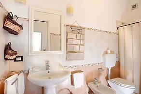 Villa in Campanella With Private Pool