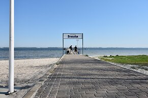 Cozy Stay by Wiek Harbor