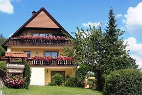 Luring Apartment in Plankenstein near Forest