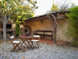 Cozy Cottage in Subirats With Swimming Pool
