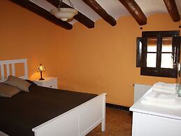 Cozy Cottage in Subirats With Swimming Pool