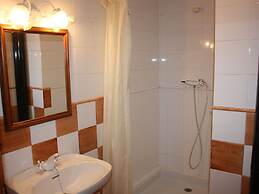 Cozy Cottage in Subirats With Swimming Pool