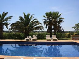Cozy Cottage in Subirats With Swimming Pool