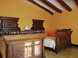 Cozy Cottage in Subirats With Swimming Pool